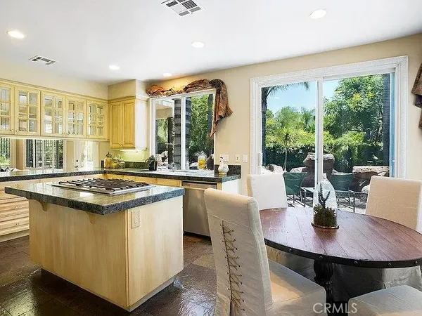 $9,500 | 948 Ellesmere Way, Oak Park, CA 91377
