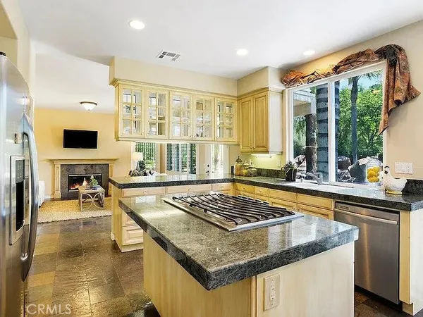 $9,500 | 948 Ellesmere Way, Oak Park, CA 91377