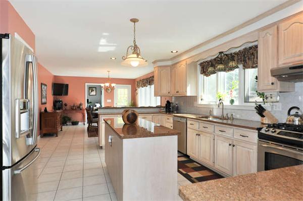 69 Kettle Hole Road Bolton, MA 01740 - Photo 3 of 30
