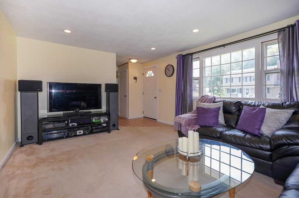 40 Westgate Road Framingham, MA 01701 - Photo 6 of 28 Gallery Image 6