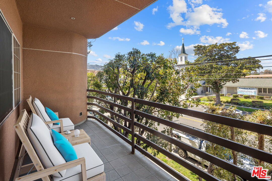 4310 Cahuenga Boulevard, Unit 203 Toluca Lake, CA 91602 - Photo 7 of 21