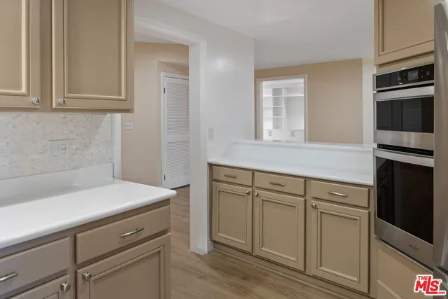 $1,098,000 | 4310 Cahuenga Boulevard, Unit 203, Toluca Lake, CA 91602