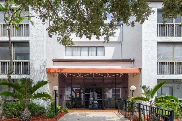 $169,900 | 2593 Countryside Boulevard, Unit 7203, Clearwater, FL 33761