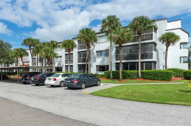 $179,900 | 2593 Countryside Boulevard, Unit 7203, Clearwater, FL 33761