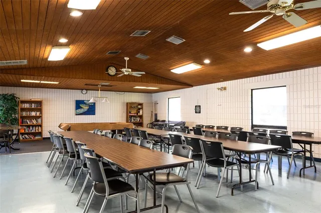 $179,900 | 2593 Countryside Boulevard, Unit 7203, Clearwater, FL 33761