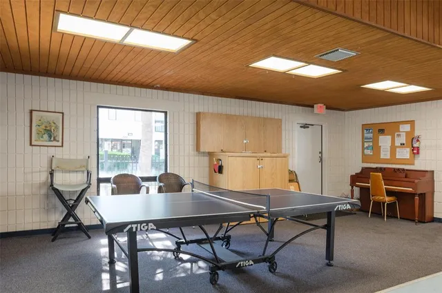 $179,900 | 2593 Countryside Boulevard, Unit 7203, Clearwater, FL 33761