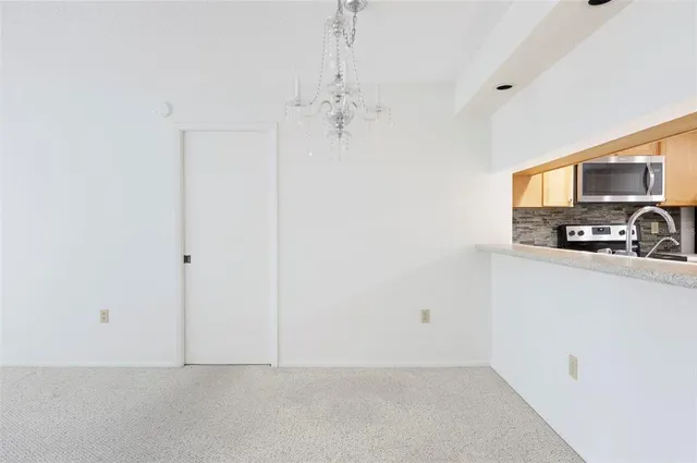 $179,900 | 2593 Countryside Boulevard, Unit 7203, Clearwater, FL 33761