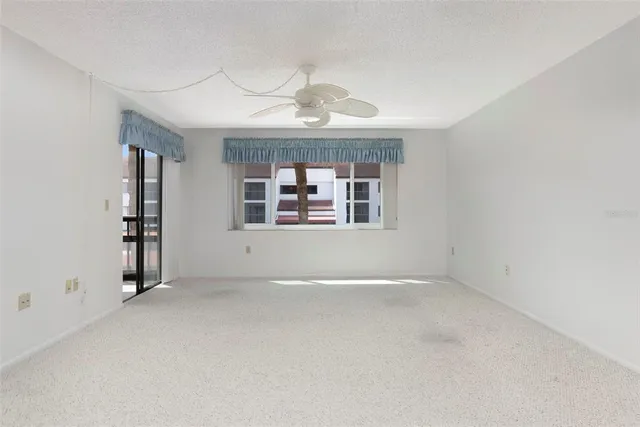 $179,900 | 2593 Countryside Boulevard, Unit 7203, Clearwater, FL 33761