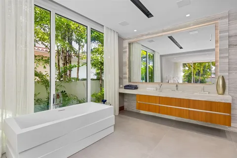 $17,995,000 | 650 Royal Plaza Drive, Fort Lauderdale, FL 33301