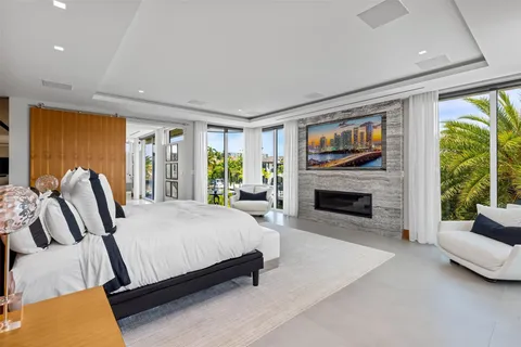 $17,995,000 | 650 Royal Plaza Drive, Fort Lauderdale, FL 33301