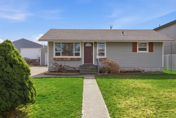 $319,900 | 3832 East Grace Avenue, Spokane, WA 99217