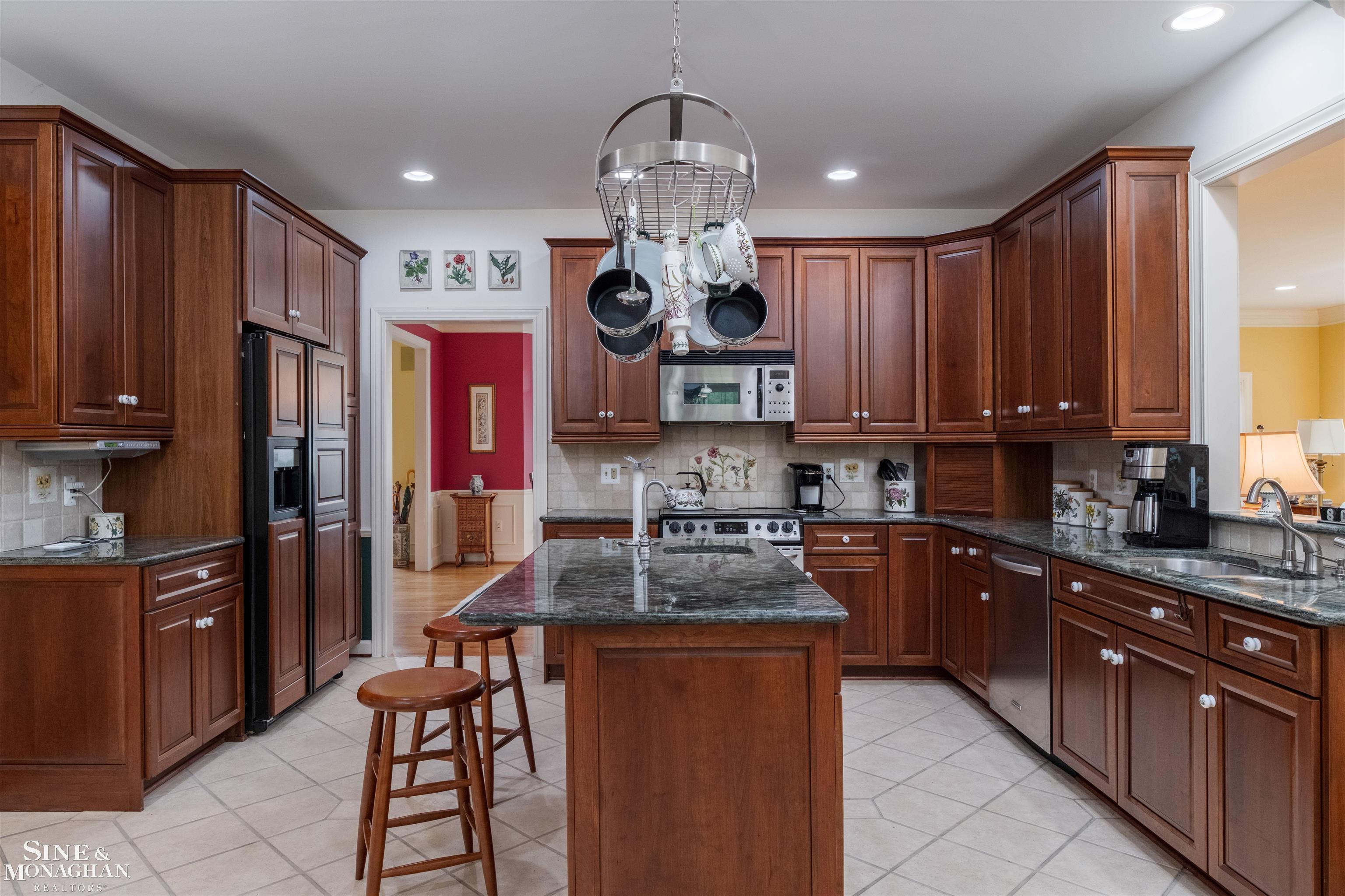 825 Bishop Road Grosse Pointe, MI 48230 - Photo 18 of 67 50189174-e3630315-e021-4d58-9362-685516305c57.JPG