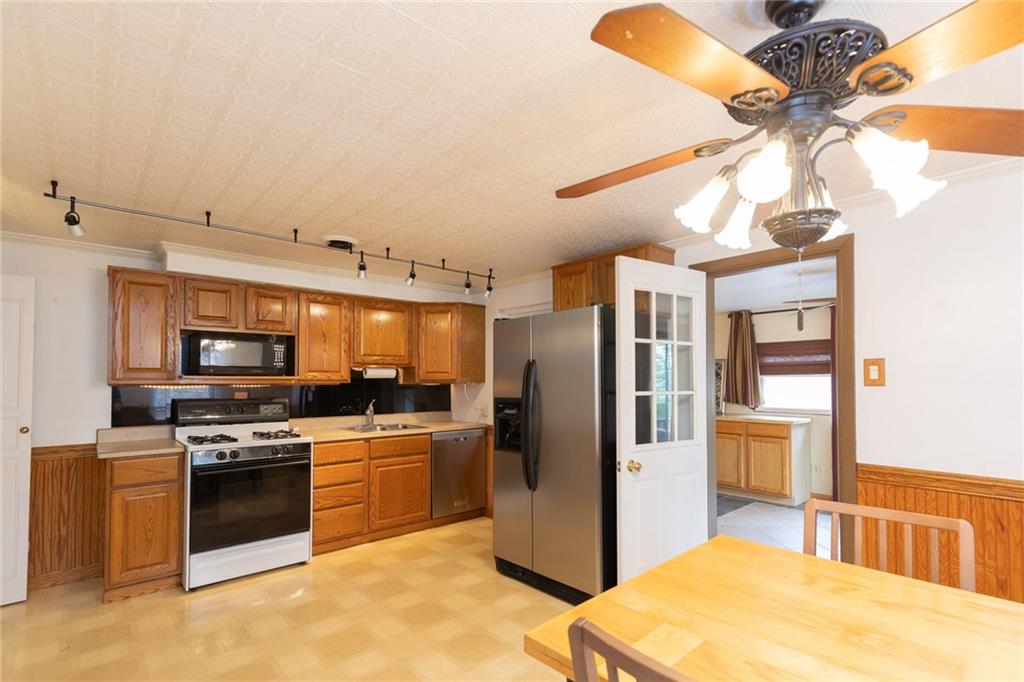130 Jacks Run Road Pittsburgh, PA 15214 - Photo 14 of 25 Gallery Image 14