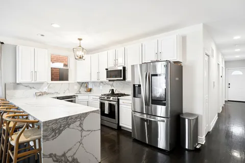 $599,000 | 1712 North Albany Avenue, Unit 1, Chicago, IL 60647