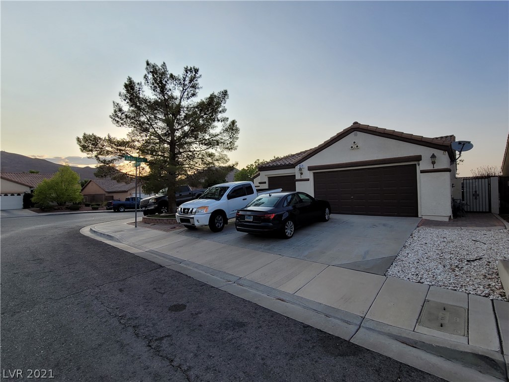 168 Ruby Ridge Avenue Henderson, NV 89002 - Photo 4 of 50 Gallery Image 4