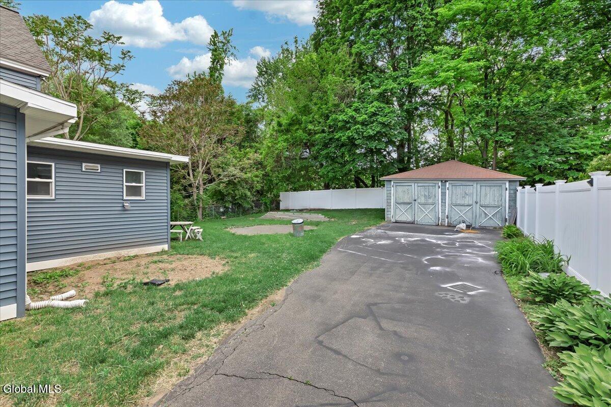 2115 Colgate Place Schenectady, NY 12304 - Photo 43 of 43 41-Garage