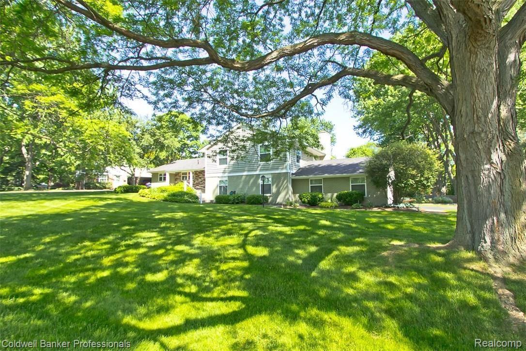 1009 Top View Road Bloomfield Hills, MI 48304 - Photo 31 of 36 Front exterior