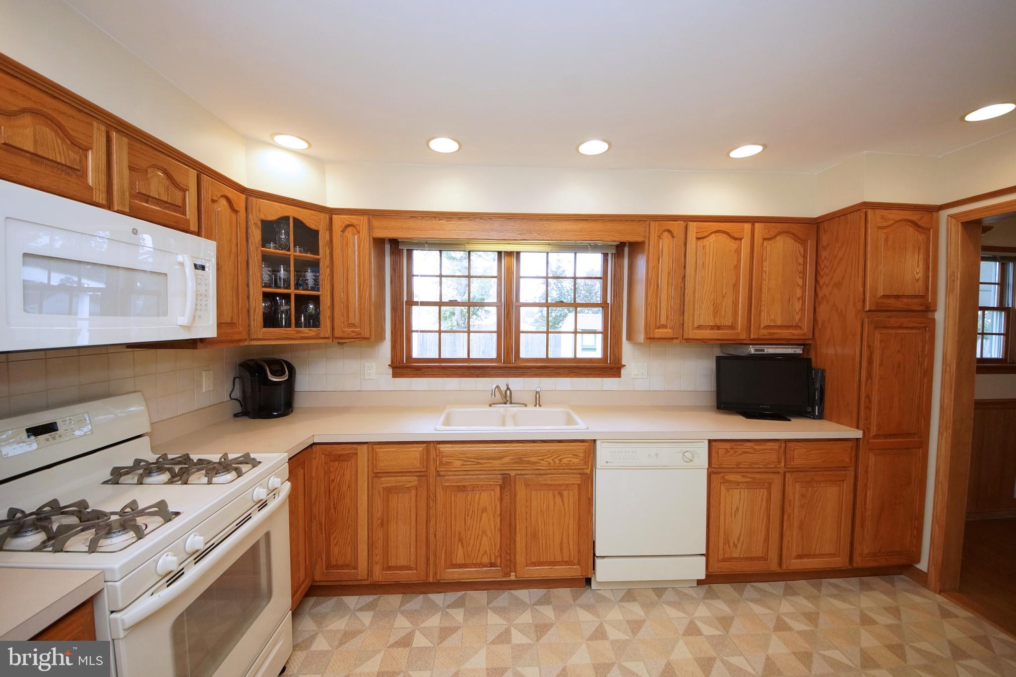 7 Edgemont Road Hamilton, NJ 08620 - Photo 15 of 37