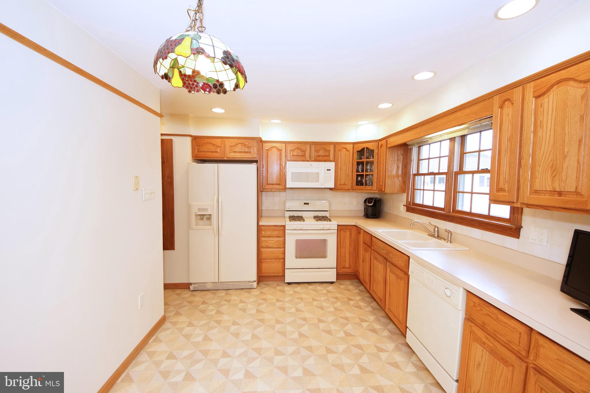 7 Edgemont Road Hamilton, NJ 08620 - Photo 16 of 37