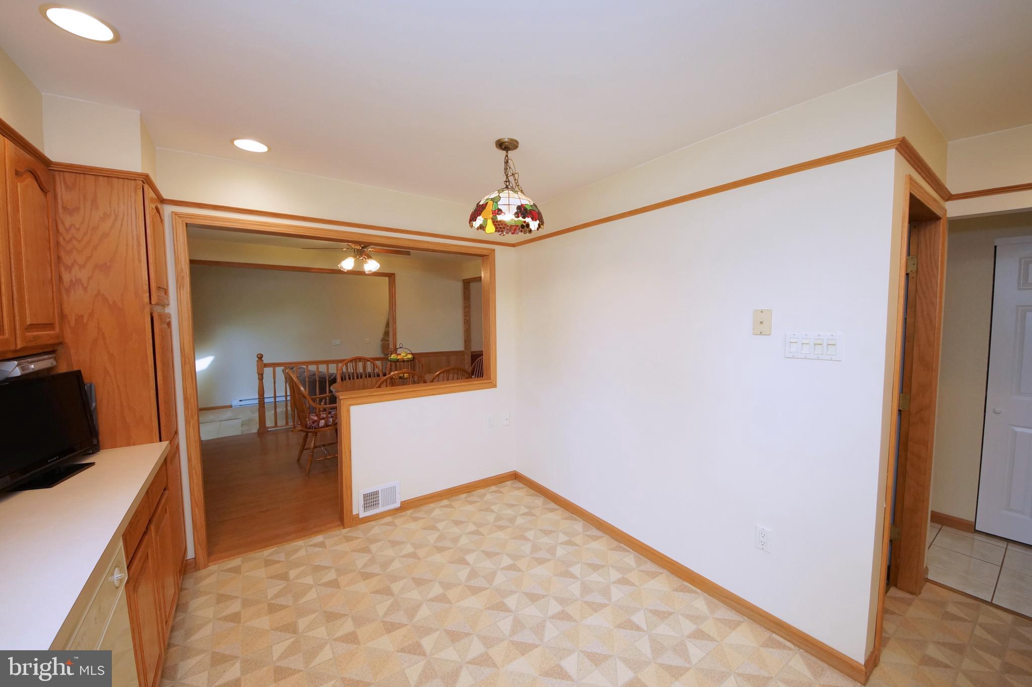 7 Edgemont Road Hamilton, NJ 08620 - Photo 18 of 37