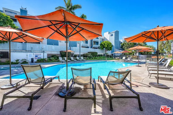 $629,000 | 8162 Manitoba Street, Unit 202, Playa del Rey, CA 90293
