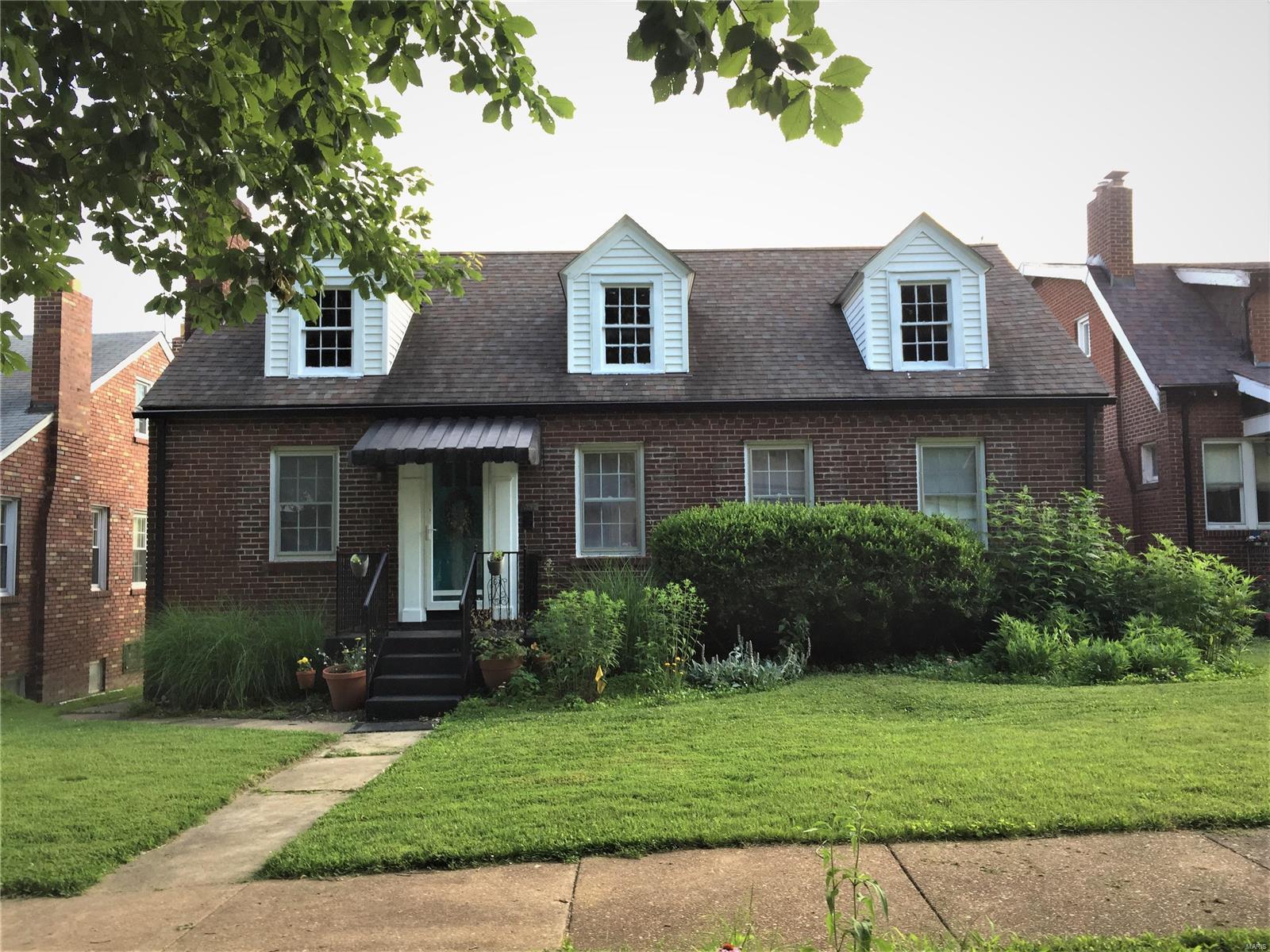 1057 Roth Avenue St. Louis, MO 63130 - Photo 1 of 15 Gallery Image 1