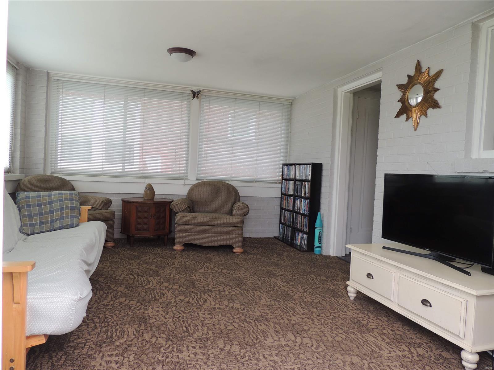 1057 Roth Avenue St. Louis, MO 63130 - Photo 8 of 15 Gallery Image 8