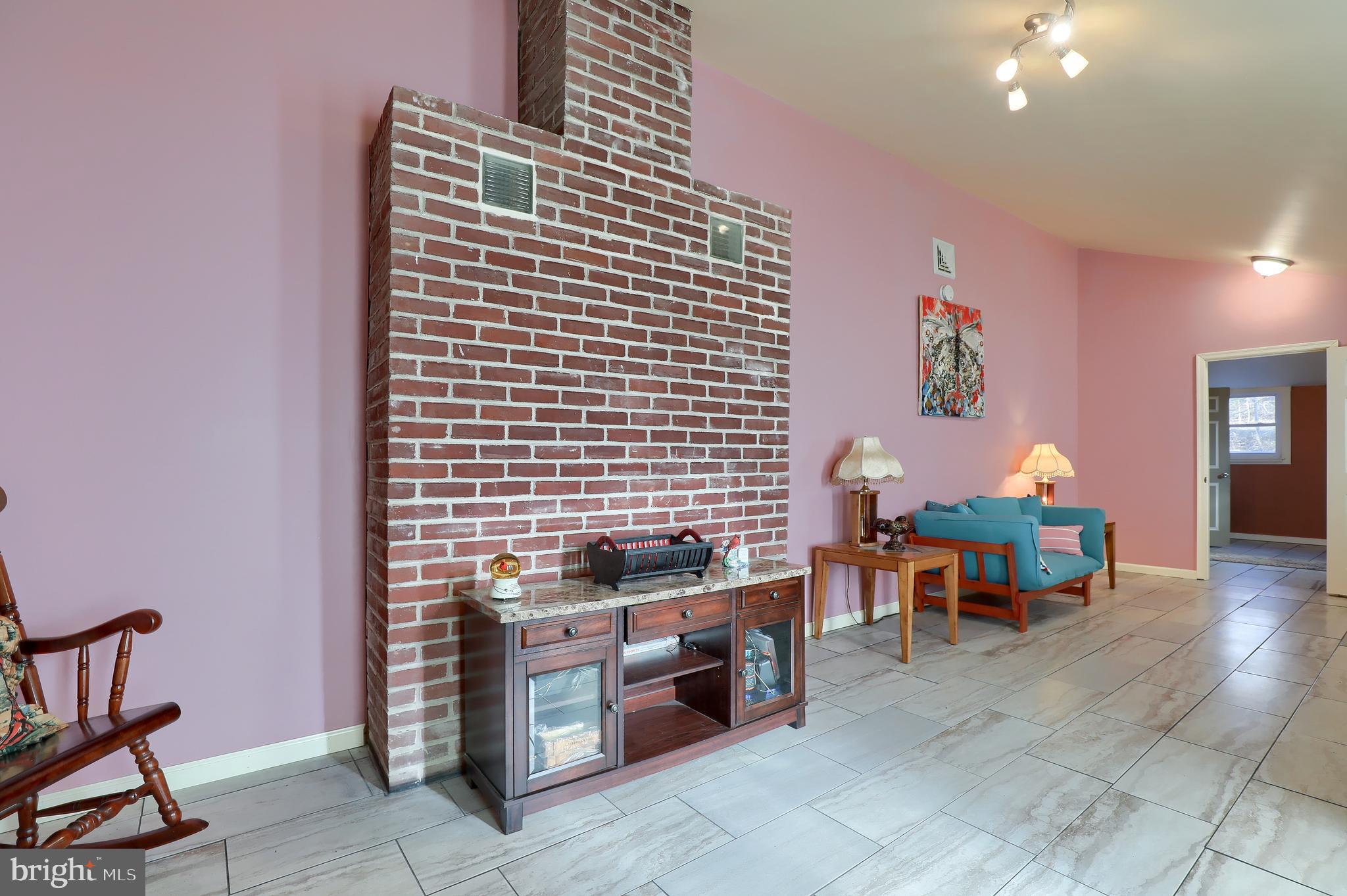 2512 River Road Bainbridge, PA 17502 - Photo 4 of 40 Gallery Image 4