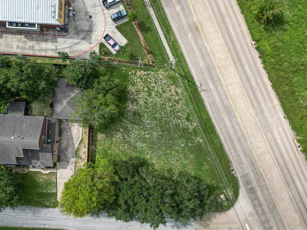 $145,000 | 520 Fm 517 Road West, Dickinson, TX 77539