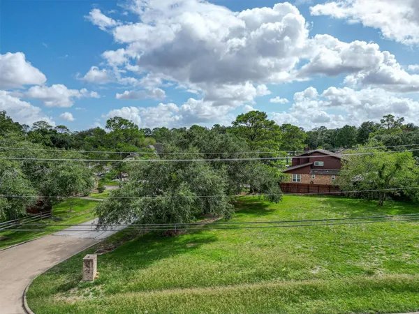 $145,000 | 520 Fm 517 Road West, Dickinson, TX 77539