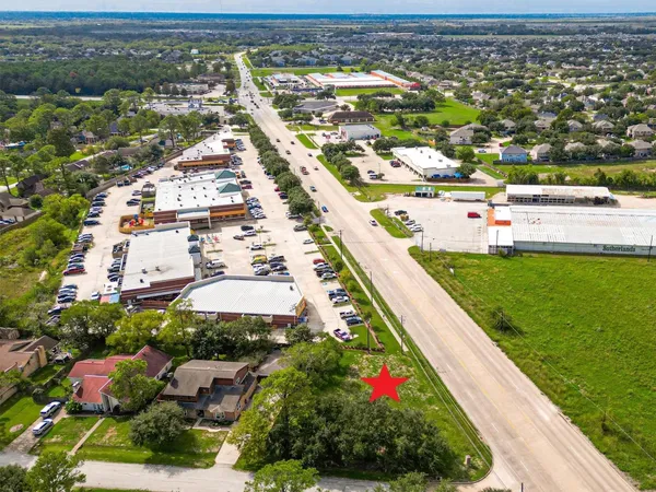 $145,000 | 520 Fm 517 Road West, Dickinson, TX 77539