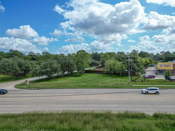 $145,000 | 520 Fm 517 Road West, Dickinson, TX 77539