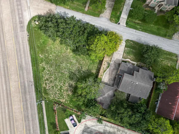 $145,000 | 520 Fm 517 Road West, Dickinson, TX 77539