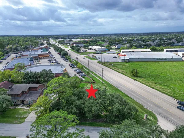 $145,000 | 520 Fm 517 Road West, Dickinson, TX 77539