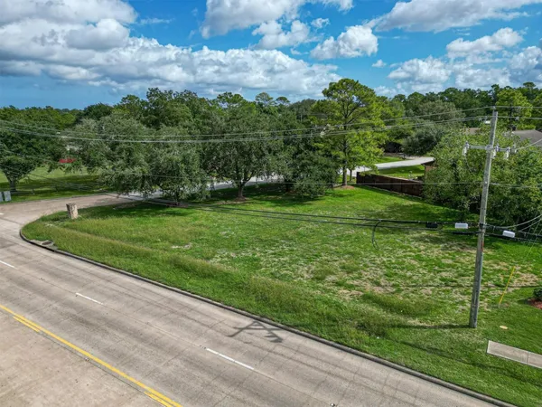 $145,000 | 520 Fm 517 Road West, Dickinson, TX 77539