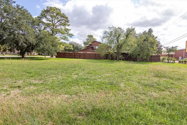 $145,000 | 520 Fm 517 Road West, Dickinson, TX 77539