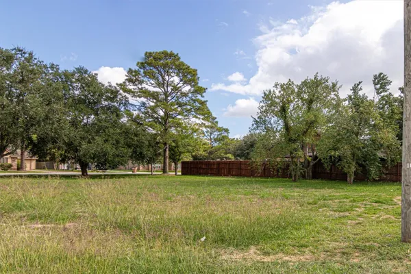 $145,000 | 520 Fm 517 Road West, Dickinson, TX 77539