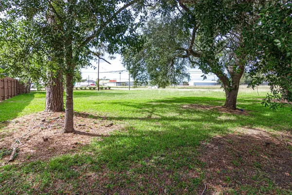 $145,000 | 520 Fm 517 Road West, Dickinson, TX 77539