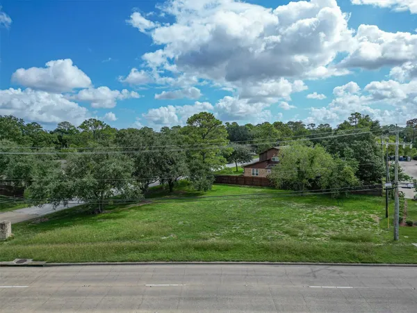 $145,000 | 520 Fm 517 Road West, Dickinson, TX 77539