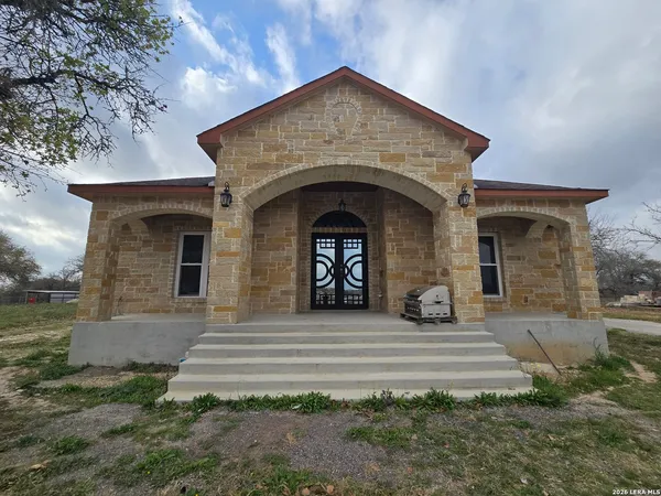 $550,000 | 420 Highlands Loop, Poteet, TX 78065