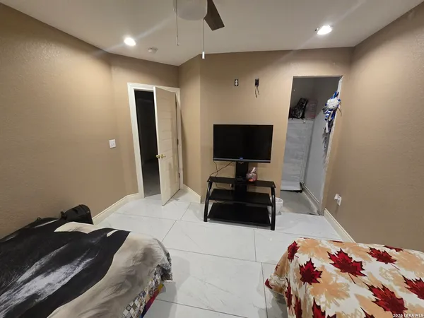 $550,000 | 420 Highlands Loop, Poteet, TX 78065