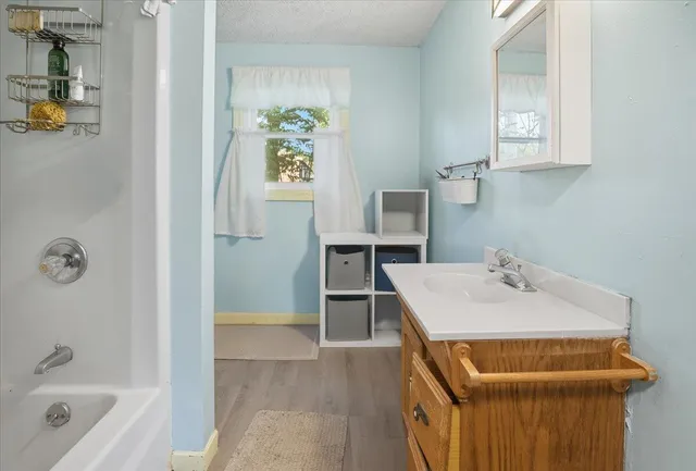 $329,900 | 185 Pleasant Street, Richmond, ME 04357