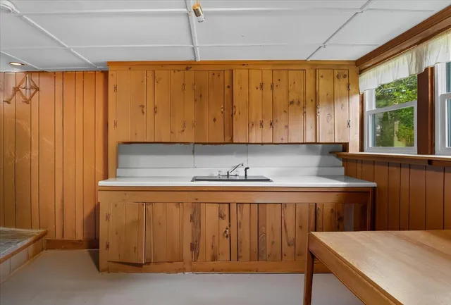 $329,900 | 185 Pleasant Street, Richmond, ME 04357