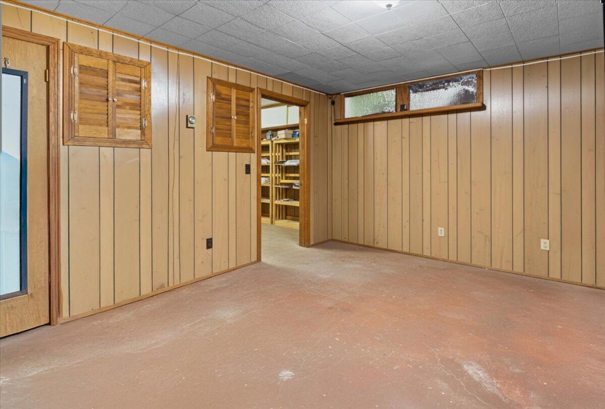 185 Pleasant Street Richmond, ME 04357 - Photo 33 of 48 Downstairs