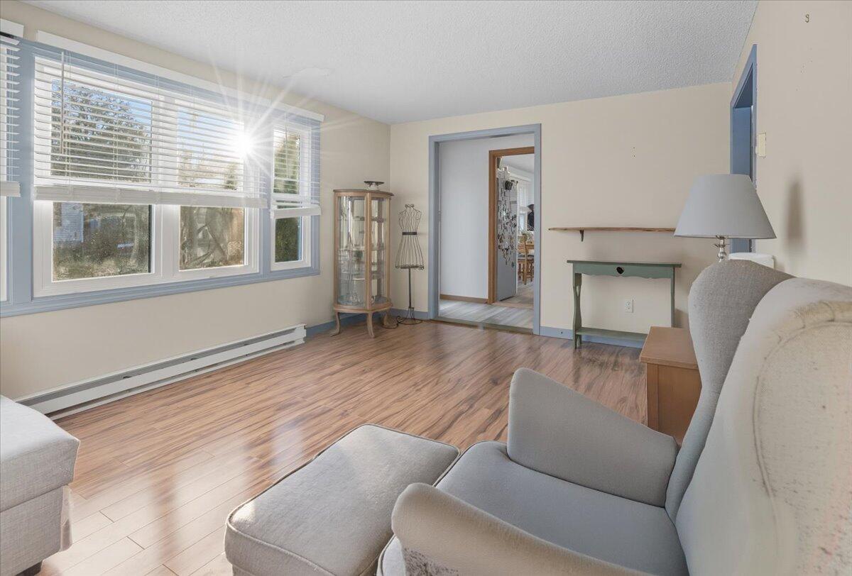 185 Pleasant Street Richmond, ME 04357 - Photo 8 of 48 Living