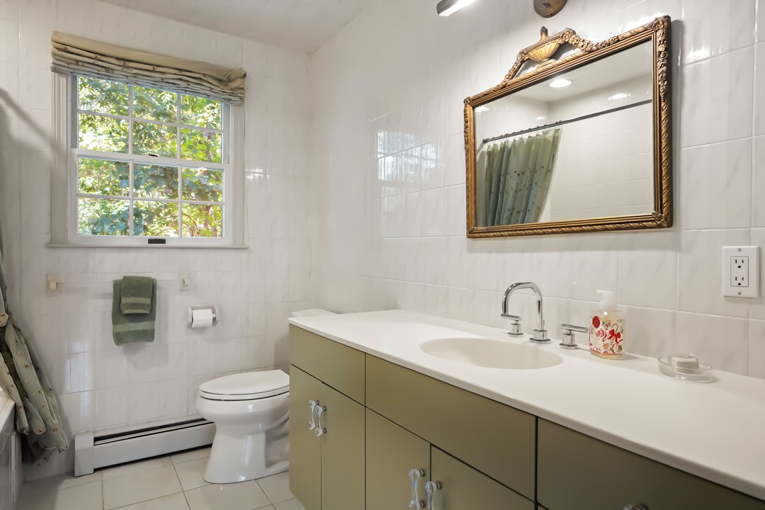 50 Sundale Road Cranston, RI 02921 - Photo 16 of 34 primary full bathroom