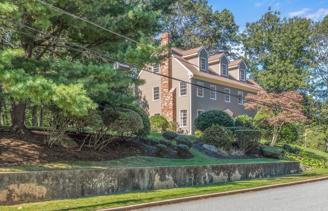 50 Sundale Road Cranston, RI 02921 - Photo 2 of 34 conveniently located in Western Cranston, off Rte 12