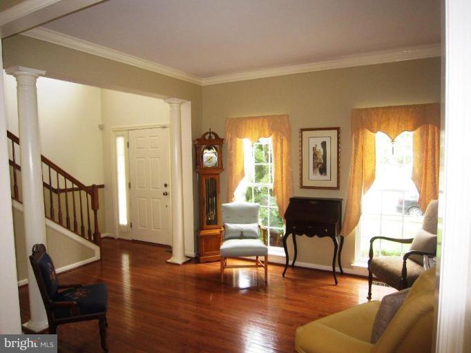 42751 Middle Ridge Place Broadlands, VA 20148 - Photo 8 of 30 Living Room