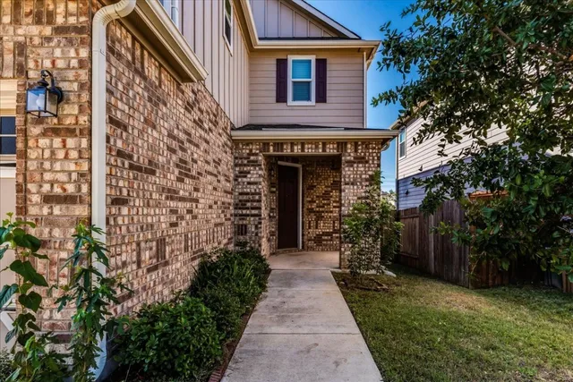$2,950 | 815 Sandhill Branch Drive, Austin, TX 78748