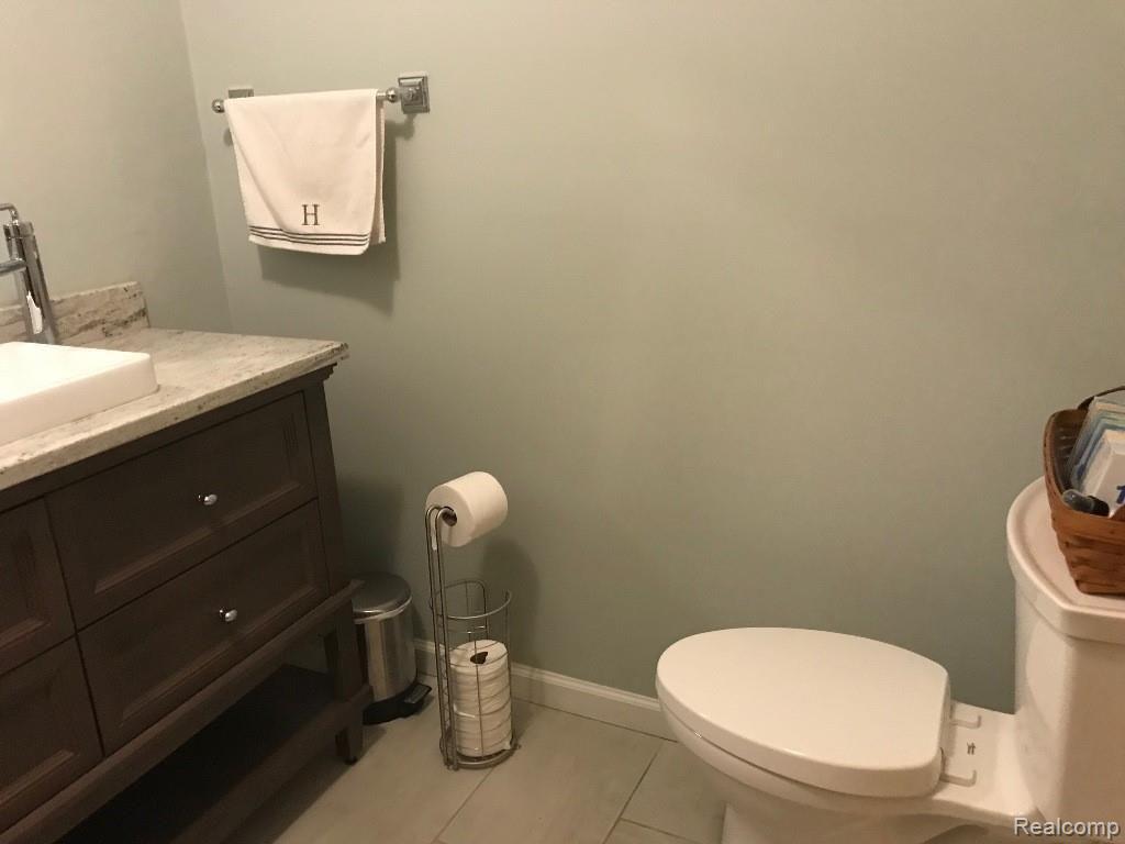 5355 Bullard Road Fenton, MI 48430 - Photo 17 of 66 1/2 bath view